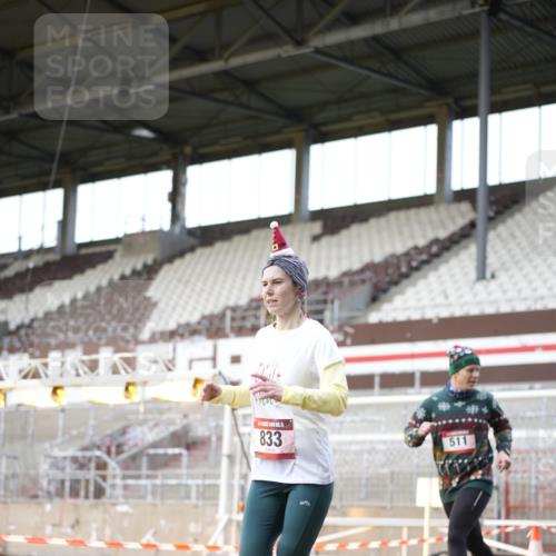 07.12.2025 - St. Pauli X-Mass-Run No. 15 Patografie http://msf.ph/oto/9391511 07.12.2025 10:36:36 Ziel 37, 511, 521, 665, 717, 833, 3089, 3382, 4200, 4591, 4597, 4599 meine-sportfotos.de