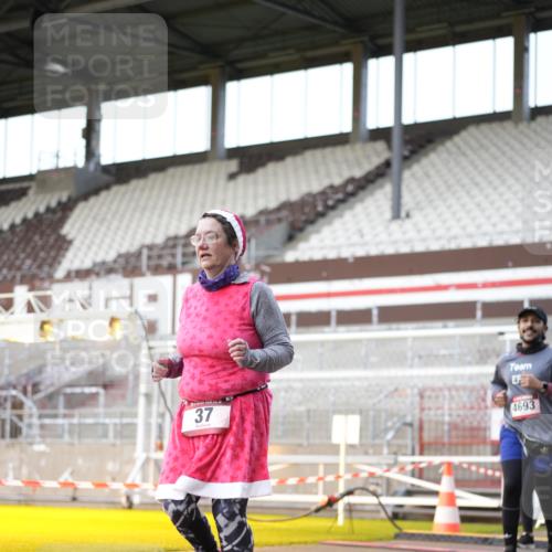 07.12.2025 - St. Pauli X-Mass-Run No. 15 Patografie http://msf.ph/oto/9391519 07.12.2025 10:36:41 Ziel 37, 511, 521, 665, 717, 833, 2615, 3056, 3382, 4591, 4597, 4690, 4691, 4693 meine-sportfotos.de