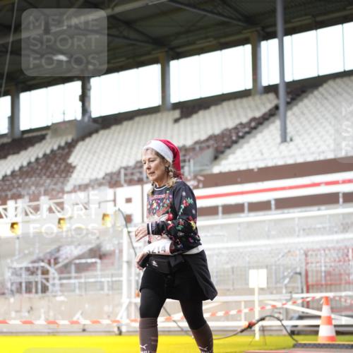07.12.2025 - St. Pauli X-Mass-Run No. 15 Patografie http://msf.ph/oto/9391535 07.12.2025 10:37:19 Ziel 3214, 4761 meine-sportfotos.de