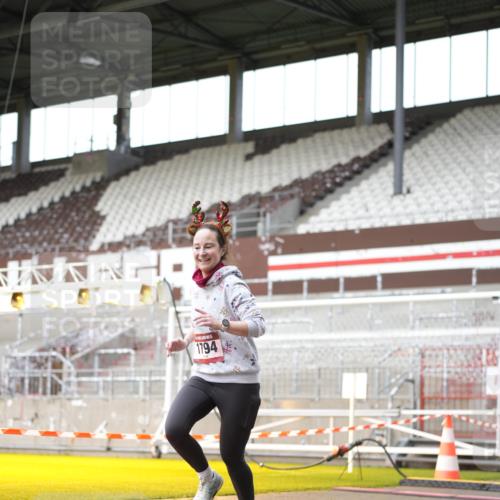 07.12.2025 - St. Pauli X-Mass-Run No. 15 Patografie http://msf.ph/oto/9391550 07.12.2025 10:38:08 Ziel 70, 1794 meine-sportfotos.de