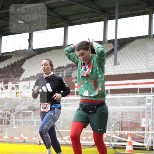 07.12.2025 - St. Pauli X-Mass-Run No. 15 Patografie http://msf.ph/oto/9391575 07.12.2025 10:39:22 Ziel 981, 1796, 1889, 2354, 3118, 3240, 3242 meine-sportfotos.de