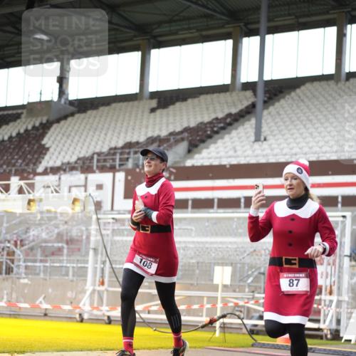 07.12.2025 - St. Pauli X-Mass-Run No. 15 Patografie http://msf.ph/oto/9391592 07.12.2025 10:39:48 Ziel 87, 108, 827, 1604, 1748, 1749, 2588, 2754, 4207, 4211 meine-sportfotos.de
