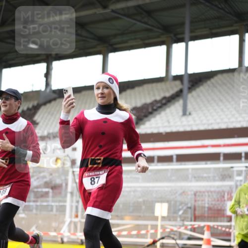 07.12.2025 - St. Pauli X-Mass-Run No. 15 Patografie http://msf.ph/oto/9391593 07.12.2025 10:39:48 Ziel 87, 108, 827, 1604, 1748, 1749, 2588, 2754, 4207, 4211 meine-sportfotos.de
