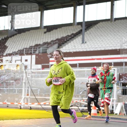 07.12.2025 - St. Pauli X-Mass-Run No. 15 Patografie http://msf.ph/oto/9391595 07.12.2025 10:39:49 Ziel 87, 108, 827, 1604, 1748, 1749, 2588, 2754 meine-sportfotos.de