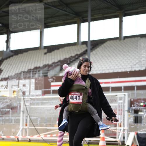 07.12.2025 - St. Pauli X-Mass-Run No. 15 Patografie http://msf.ph/oto/9391629 07.12.2025 10:40:30 Ziel 284, 406, 731, 735, 1457, 2169, 2594, 2916, 3244, 3407, 3408, 4041, 4304 meine-sportfotos.de