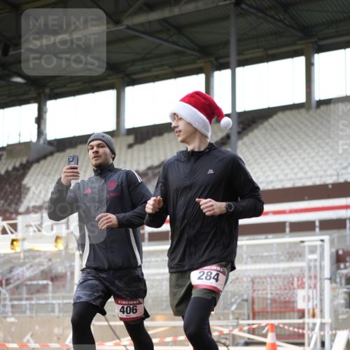 07.12.2025 - St. Pauli X-Mass-Run No. 15 Patografie http://msf.ph/oto/9391635 07.12.2025 10:40:33 Ziel 284, 406, 1457, 2555, 2559, 2594, 2916, 3244, 3407, 3408, 4041, 4304 meine-sportfotos.de