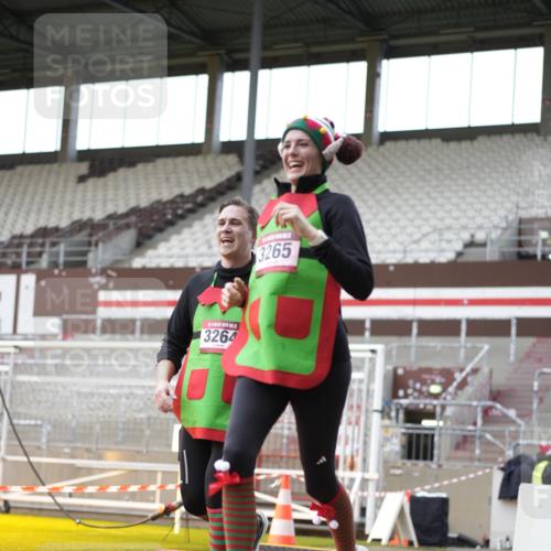 07.12.2025 - St. Pauli X-Mass-Run No. 15 Patografie http://msf.ph/oto/9391646 07.12.2025 10:40:51 Ziel 288, 952, 2555, 2559, 3264, 3265, 4773, 4856, 4871 meine-sportfotos.de