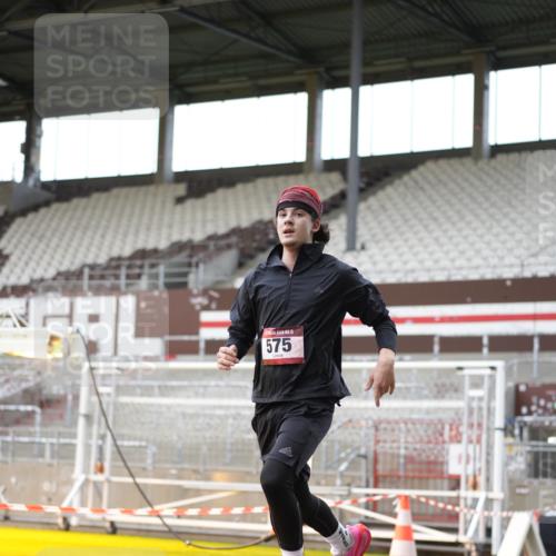 07.12.2025 - St. Pauli X-Mass-Run No. 15 Patografie http://msf.ph/oto/9391665 07.12.2025 10:41:07 Ziel 449, 545, 575, 952, 1153, 2330, 2331, 3047, 3951, 4617, 4773 meine-sportfotos.de