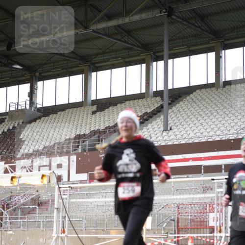 07.12.2025 - St. Pauli X-Mass-Run No. 15 Patografie http://msf.ph/oto/9391674 07.12.2025 10:41:19 Ziel 259, 575, 1153, 1275, 2330, 2331, 2507, 3047, 3392, 4617 meine-sportfotos.de