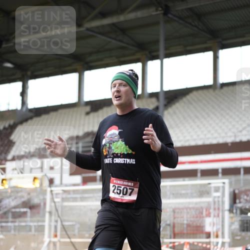 07.12.2025 - St. Pauli X-Mass-Run No. 15 Patografie http://msf.ph/oto/9391677 07.12.2025 10:41:19 Ziel 259, 575, 1153, 1275, 2330, 2331, 2507, 3047, 3392, 4617 meine-sportfotos.de