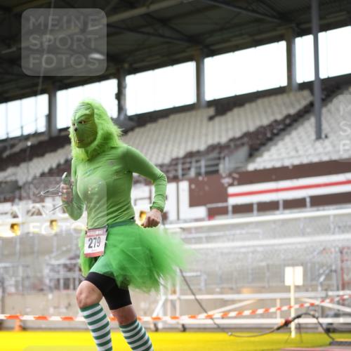 07.12.2025 - St. Pauli X-Mass-Run No. 15 Patografie http://msf.ph/oto/9391684 07.12.2025 10:41:35 Ziel 141, 279, 322, 1275, 2288, 2563, 3392 meine-sportfotos.de