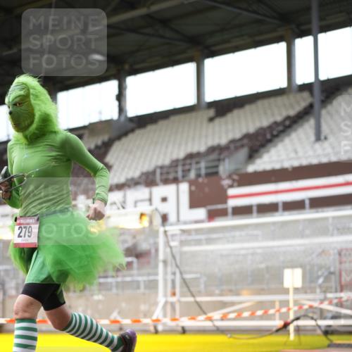 07.12.2025 - St. Pauli X-Mass-Run No. 15 Patografie http://msf.ph/oto/9391685 07.12.2025 10:41:35 Ziel 141, 279, 322, 1275, 2288, 2563, 3392 meine-sportfotos.de