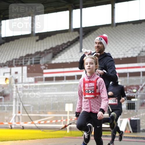 07.12.2025 - St. Pauli X-Mass-Run No. 15 Patografie http://msf.ph/oto/9391693 07.12.2025 10:41:46 Ziel 141, 279, 322, 1266, 2288, 2563, 2829, 2831 meine-sportfotos.de