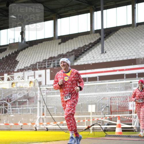 07.12.2025 - St. Pauli X-Mass-Run No. 15 Patografie http://msf.ph/oto/9391699 07.12.2025 10:41:53 Ziel 141, 322, 968, 1266, 1674, 1675, 1676, 2563, 2829, 2831 meine-sportfotos.de