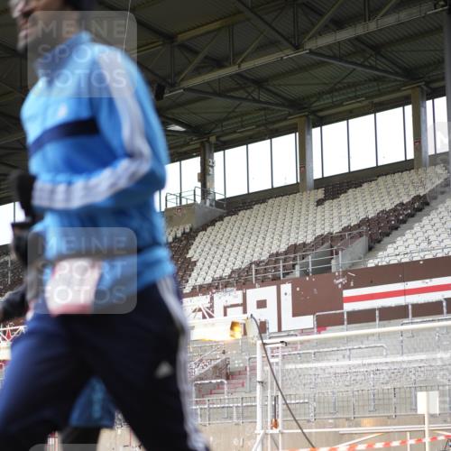 07.12.2025 - St. Pauli X-Mass-Run No. 15 Patografie http://msf.ph/oto/9391718 07.12.2025 10:42:08 Ziel 116, 968, 1438, 1674, 1675, 1676, 2261, 3042, 4045, 4046, 4441, 4622 meine-sportfotos.de