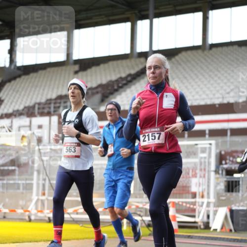 07.12.2025 - St. Pauli X-Mass-Run No. 15 Patografie http://msf.ph/oto/9391729 07.12.2025 10:42:19 Ziel 116, 563, 1272, 1438, 2013, 2157, 2261, 2722, 2931, 3042, 3399, 4045, 4046, 4441, 4622 meine-sportfotos.de