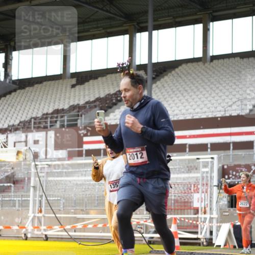 07.12.2025 - St. Pauli X-Mass-Run No. 15 Patografie http://msf.ph/oto/9391736 07.12.2025 10:42:26 Ziel 116, 519, 563, 1272, 1358, 1434, 1438, 2012, 2013, 2155, 2157, 2621, 2622, 2722, 2931, 3399, 4394 meine-sportfotos.de