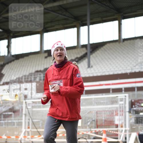 07.12.2025 - St. Pauli X-Mass-Run No. 15 Patografie http://msf.ph/oto/9391750 07.12.2025 10:42:32 Ziel 519, 563, 625, 1272, 1358, 1434, 2012, 2013, 2061, 2155, 2157, 2621, 2622, 2722, 2931, 3399, 4394, 4594 meine-sportfotos.de