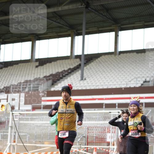 07.12.2025 - St. Pauli X-Mass-Run No. 15 Patografie http://msf.ph/oto/9391765 07.12.2025 10:42:52 Ziel 296, 598, 604, 1758, 2336, 2337, 2802, 2901, 3381, 4161, 4621, 4857 meine-sportfotos.de