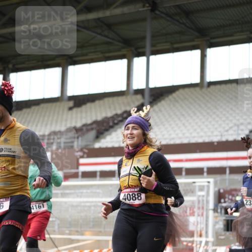 07.12.2025 - St. Pauli X-Mass-Run No. 15 Patografie http://msf.ph/oto/9391766 07.12.2025 10:42:53 Ziel 296, 598, 604, 1758, 2336, 2337, 2802, 2901, 3381, 4161, 4621, 4857 meine-sportfotos.de