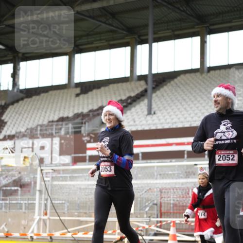 07.12.2025 - St. Pauli X-Mass-Run No. 15 Patografie http://msf.ph/oto/9391779 07.12.2025 10:43:04 Ziel 296, 1301, 1814, 1936, 2052, 2053, 2336, 2337, 2724, 2761, 2762, 2802, 2901, 3381, 4161, 4621 meine-sportfotos.de