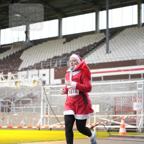 07.12.2025 - St. Pauli X-Mass-Run No. 15 Patografie http://msf.ph/oto/9391791 07.12.2025 10:43:11 Ziel 1053, 1301, 1616, 1814, 1936, 2052, 2053, 2724, 2726, 2761, 2762, 2802, 2901, 4621 meine-sportfotos.de
