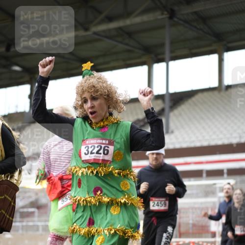 07.12.2025 - St. Pauli X-Mass-Run No. 15 Patografie http://msf.ph/oto/9391801 07.12.2025 10:43:25 Ziel 74, 559, 1053, 1616, 2459, 2487, 2647, 2726, 3022, 3038, 3226, 3237, 4104 meine-sportfotos.de