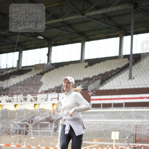 07.12.2025 - St. Pauli X-Mass-Run No. 15 Patografie http://msf.ph/oto/9391822 07.12.2025 10:43:53 Ziel 32, 179, 2499, 2767, 2950, 2955, 3100, 4254, 4255 meine-sportfotos.de