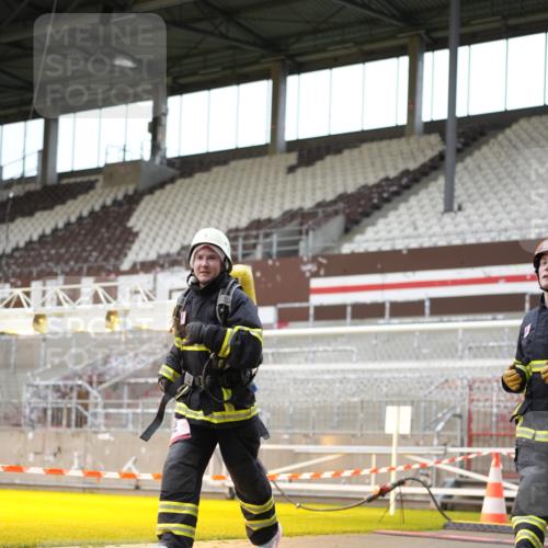 07.12.2025 - St. Pauli X-Mass-Run No. 15 Patografie http://msf.ph/oto/9391824 07.12.2025 10:43:56 Ziel 32, 179, 1651, 2499, 2950, 2955, 4254, 4255 meine-sportfotos.de