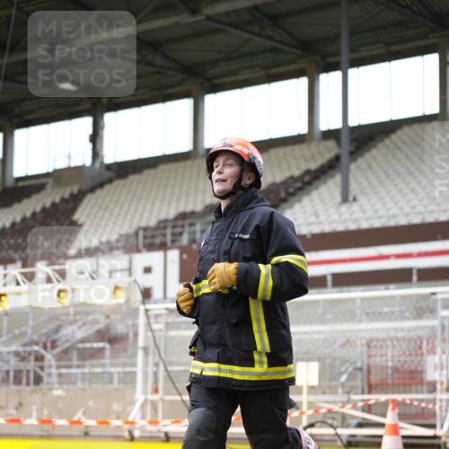 07.12.2025 - St. Pauli X-Mass-Run No. 15 Patografie http://msf.ph/oto/9391826 07.12.2025 10:43:57 Ziel 32, 179, 1651, 2499, 2950, 2955, 4254, 4255 meine-sportfotos.de