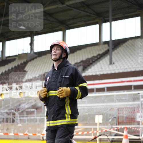 07.12.2025 - St. Pauli X-Mass-Run No. 15 Patografie http://msf.ph/oto/9391827 07.12.2025 10:43:57 Ziel 32, 179, 1651, 2499, 2950, 2955, 4254, 4255 meine-sportfotos.de