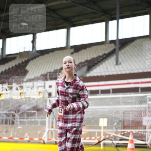 07.12.2025 - St. Pauli X-Mass-Run No. 15 Patografie http://msf.ph/oto/9391832 07.12.2025 10:44:04 Ziel 32, 179, 1651, 1947, 1948, 2499, 2950, 2955, 3012, 4254, 4255 meine-sportfotos.de