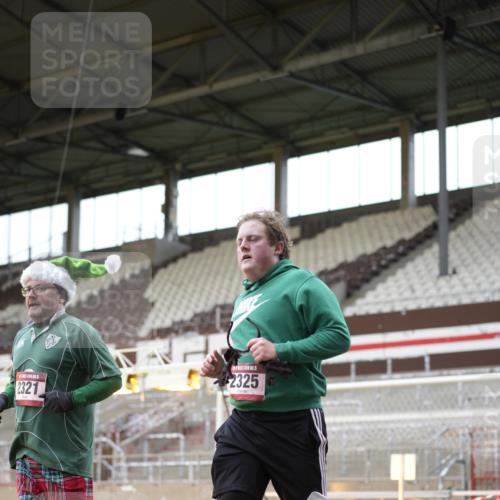 07.12.2025 - St. Pauli X-Mass-Run No. 15 Patografie http://msf.ph/oto/9391851 07.12.2025 10:44:29 Ziel 220, 571, 1051, 1059, 1060, 1089, 1421, 2321, 2325, 2357, 2359, 3132 meine-sportfotos.de