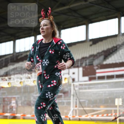 07.12.2025 - St. Pauli X-Mass-Run No. 15 Patografie http://msf.ph/oto/9391853 07.12.2025 10:44:32 Ziel 220, 571, 1051, 1059, 1060, 1421, 2321, 2325, 2357, 2359, 3132 meine-sportfotos.de