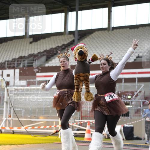 07.12.2025 - St. Pauli X-Mass-Run No. 15 Patografie http://msf.ph/oto/9391860 07.12.2025 10:44:57 Ziel 86, 791, 793, 1415, 1419, 1546, 2058, 2525, 4876 meine-sportfotos.de