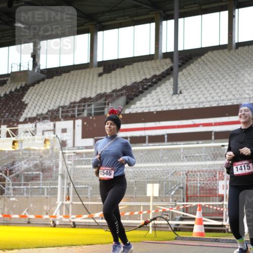 07.12.2025 - St. Pauli X-Mass-Run No. 15 Patografie http://msf.ph/oto/9391864 07.12.2025 10:45:00 Ziel 86, 791, 793, 1415, 1419, 1546, 2158, 2524, 2525, 4876 meine-sportfotos.de
