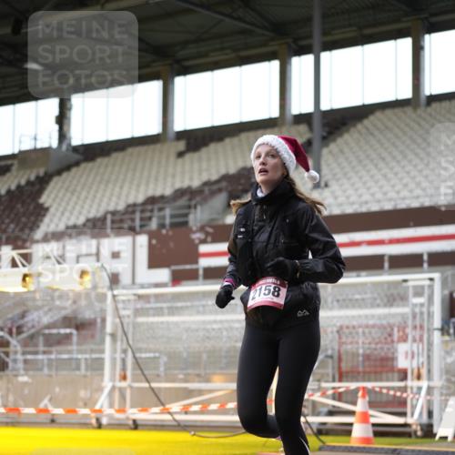 07.12.2025 - St. Pauli X-Mass-Run No. 15 Patografie http://msf.ph/oto/9391872 07.12.2025 10:45:04 Ziel 631, 636, 791, 793, 1245, 1415, 1419, 1546, 2158, 2524, 2525, 3350, 4876 meine-sportfotos.de