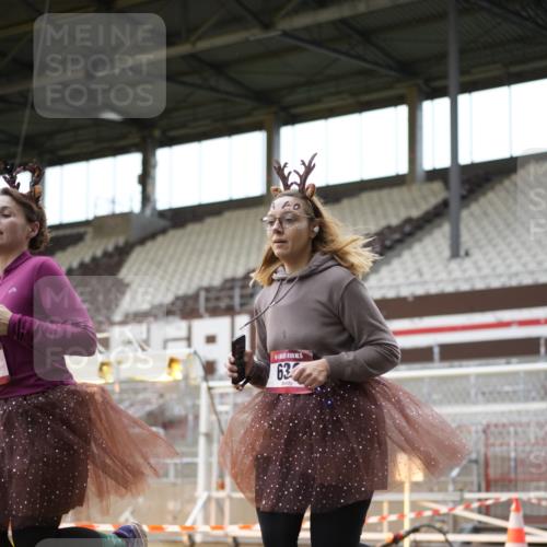 07.12.2025 - St. Pauli X-Mass-Run No. 15 Patografie http://msf.ph/oto/9391877 07.12.2025 10:45:07 Ziel 631, 636, 791, 793, 1245, 1415, 1419, 1546, 2086, 2158, 2524, 2525, 3350 meine-sportfotos.de