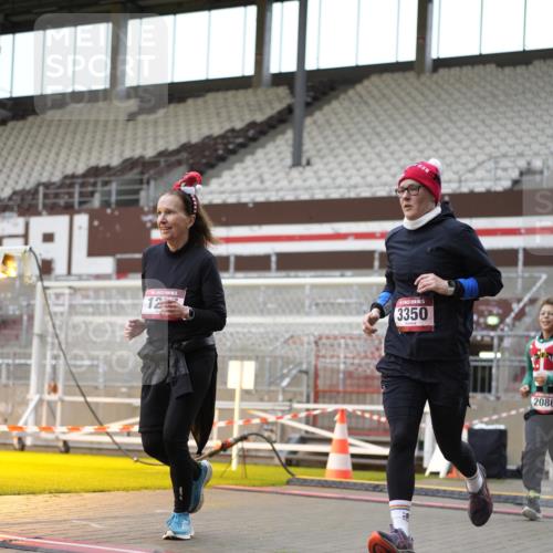 07.12.2025 - St. Pauli X-Mass-Run No. 15 Patografie http://msf.ph/oto/9391879 07.12.2025 10:45:09 Ziel 82, 631, 636, 791, 793, 1245, 1415, 1419, 1546, 2086, 2158, 2220, 2524, 2525, 3350 meine-sportfotos.de