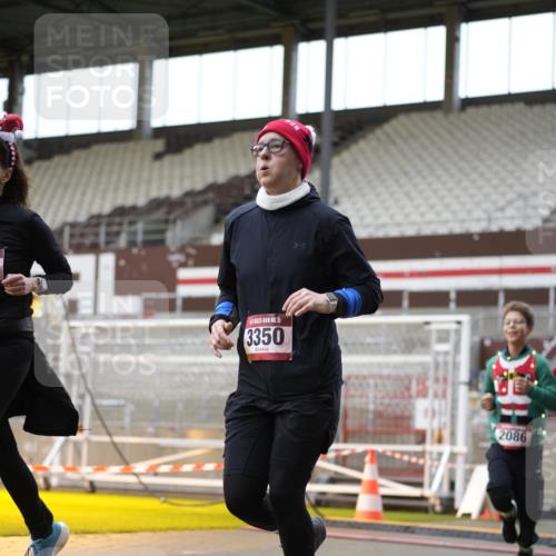 07.12.2025 - St. Pauli X-Mass-Run No. 15 Patografie http://msf.ph/oto/9391880 07.12.2025 10:45:09 Ziel 82, 631, 636, 791, 793, 1245, 1415, 1419, 1546, 2086, 2158, 2220, 2524, 2525, 3350 meine-sportfotos.de