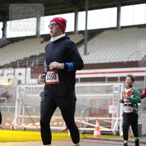 07.12.2025 - St. Pauli X-Mass-Run No. 15 Patografie http://msf.ph/oto/9391881 07.12.2025 10:45:09 Ziel 82, 631, 636, 791, 793, 1245, 1415, 1419, 1546, 2086, 2158, 2220, 2524, 2525, 3350 meine-sportfotos.de