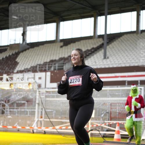 07.12.2025 - St. Pauli X-Mass-Run No. 15 Patografie http://msf.ph/oto/9391888 07.12.2025 10:45:14 Ziel 82, 401, 430, 467, 631, 636, 1096, 1245, 1415, 1419, 1546, 2086, 2158, 2220, 2355, 2356, 2524, 2525, 2535, 2926, 2934, 3350 meine-sportfotos.de