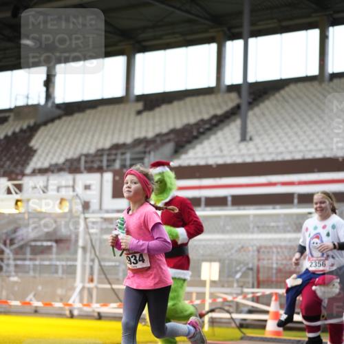 07.12.2025 - St. Pauli X-Mass-Run No. 15 Patografie http://msf.ph/oto/9391890 07.12.2025 10:45:15 Ziel 82, 401, 430, 467, 631, 636, 1096, 1245, 1415, 1419, 1546, 2086, 2158, 2220, 2355, 2356, 2524, 2525, 2535, 2926, 2934, 3350 meine-sportfotos.de