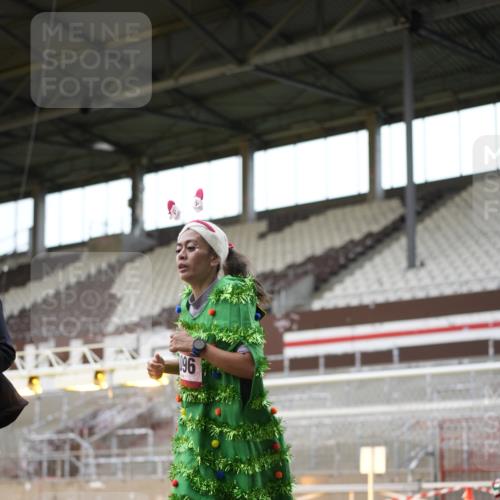 07.12.2025 - St. Pauli X-Mass-Run No. 15 Patografie http://msf.ph/oto/9391897 07.12.2025 10:45:18 Ziel 82, 401, 430, 467, 631, 636, 1096, 1245, 2086, 2158, 2220, 2355, 2356, 2524, 2535, 2926, 2934, 3350 meine-sportfotos.de