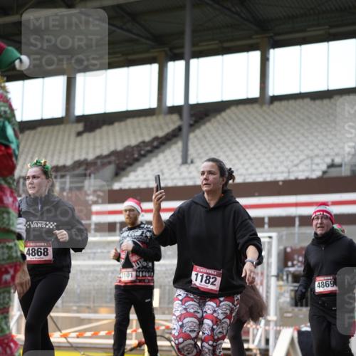 07.12.2025 - St. Pauli X-Mass-Run No. 15 Patografie http://msf.ph/oto/9392046 07.12.2025 10:47:23 Ziel 60, 78, 309, 522, 523, 1182, 1847, 1848, 1863, 2200, 2683, 2684, 3101, 3102, 3104, 3105, 3360, 4853, 4868, 4869 meine-sportfotos.de