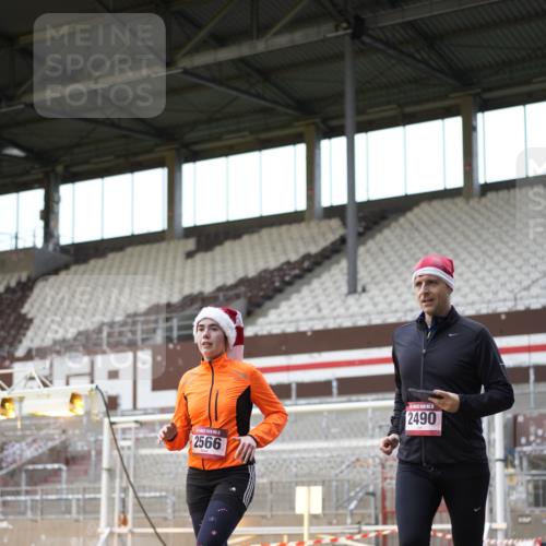 07.12.2025 - St. Pauli X-Mass-Run No. 15 Patografie http://msf.ph/oto/9392058 07.12.2025 10:47:35 Ziel 60, 78, 1182, 1555, 1847, 1848, 1863, 2490, 2566, 2690, 3101, 3102, 3104, 3105, 4072, 4615, 4618, 4853, 4868, 4869 meine-sportfotos.de