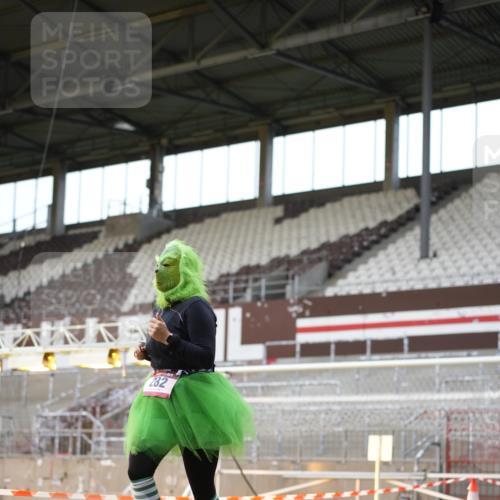 07.12.2025 - St. Pauli X-Mass-Run No. 15 Patografie http://msf.ph/oto/9392068 07.12.2025 10:47:45 Ziel 282, 513, 553, 1555, 2490, 2566, 2608, 2611, 2690, 4072, 4615, 4618, 4863 meine-sportfotos.de