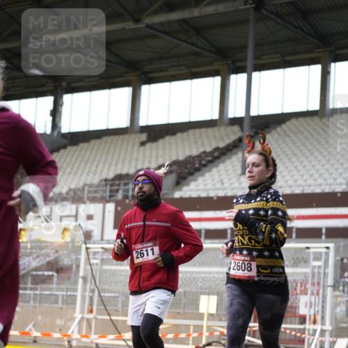 07.12.2025 - St. Pauli X-Mass-Run No. 15 Patografie http://msf.ph/oto/9392072 07.12.2025 10:47:48 Ziel 282, 513, 553, 1555, 2490, 2566, 2608, 2611, 4072, 4615, 4618, 4863 meine-sportfotos.de