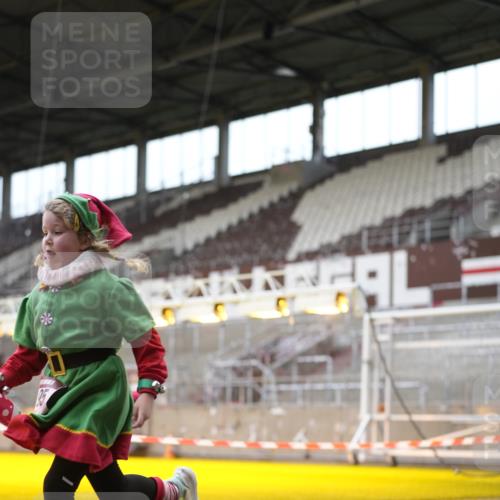 07.12.2025 - St. Pauli X-Mass-Run No. 15 Patografie http://msf.ph/oto/9392083 07.12.2025 10:48:03 Ziel 472, 1195, 2028, 2146, 2147, 2339, 2501, 2608, 2611, 3018, 3598, 4229 meine-sportfotos.de