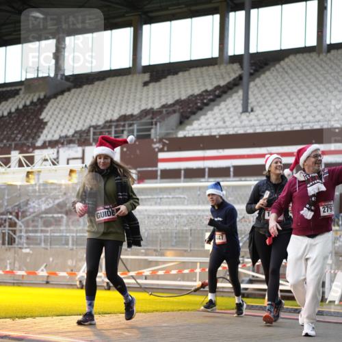 07.12.2025 - St. Pauli X-Mass-Run No. 15 Patografie http://msf.ph/oto/9392099 07.12.2025 10:48:17 Ziel 577, 876, 1195, 1265, 1267, 2028, 2232, 2233, 2235, 2239, 2241, 2339, 2501, 2796, 2797, 2803, 3018, 3598, 4229, 4447, 4598 meine-sportfotos.de